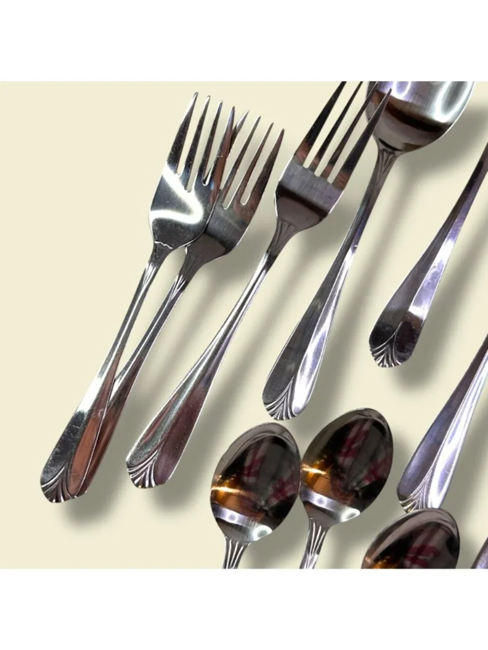Cambridge Stainless Steel Flatware Set 12-Piece Silverware Forks & Spoons